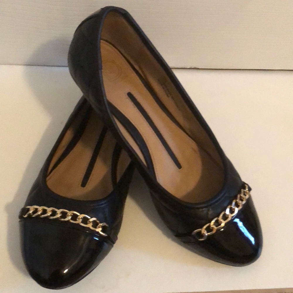 New direction slip ons-women’s 6.5